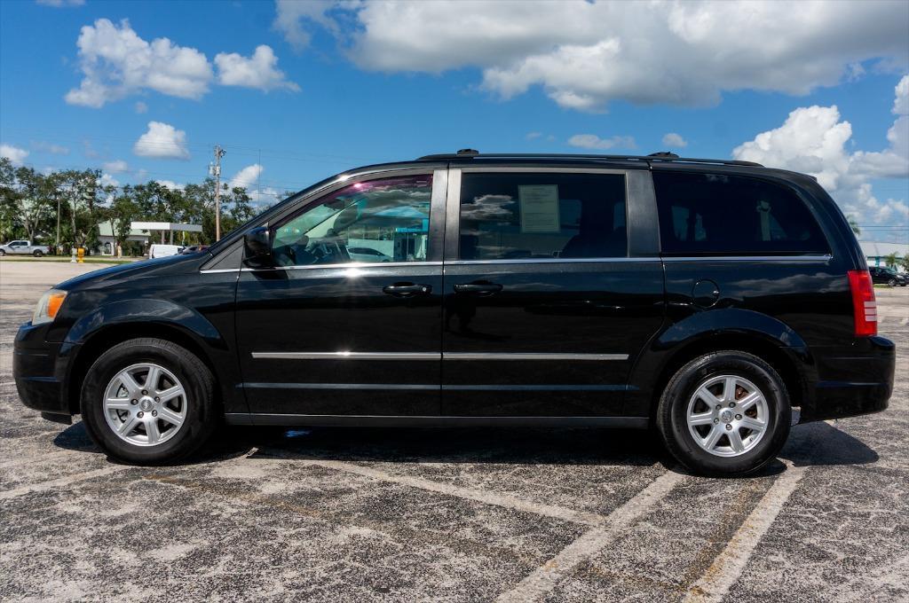 2010 CHRYSLER TOWN & COUNTRY N. Ft. Myers Florida 33903