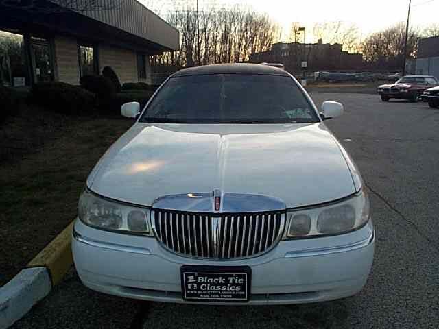 1998 LINCOLN LIMOUSINE Stratford New Jersey 08084