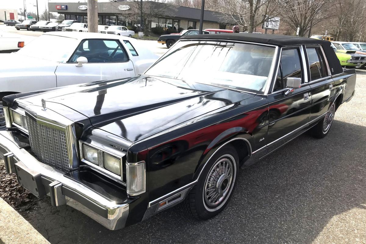 1987 LINCOLN TOWN CAR Stratford New Jersey 08084