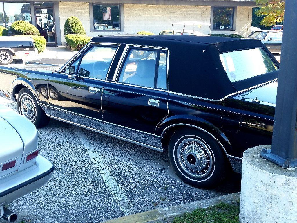 1987 LINCOLN TOWN CAR Stratford New Jersey 08084