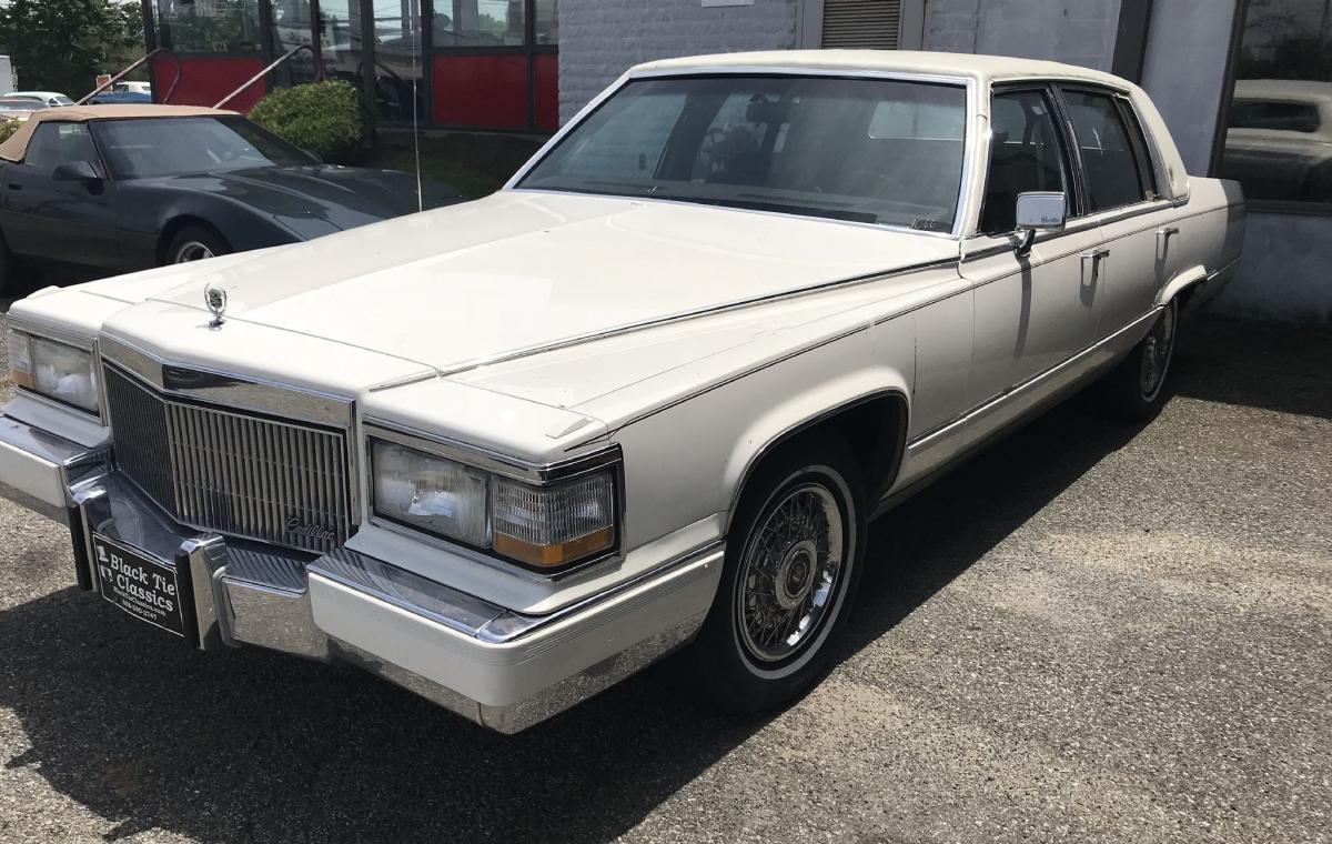 1990 CADILLAC BROUGHAM Stratford New Jersey 08084