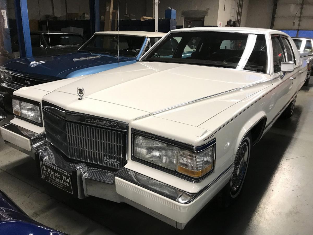 1990 CADILLAC BROUGHAM Stratford New Jersey 08084