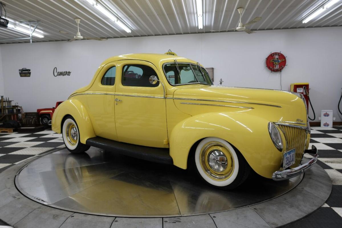 1939 FORD DELUXE