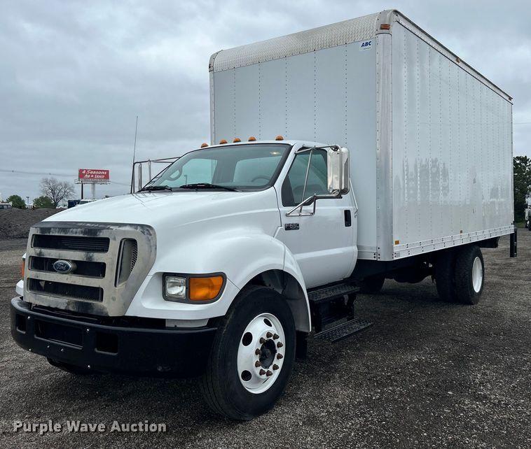 2004 FORD F-650