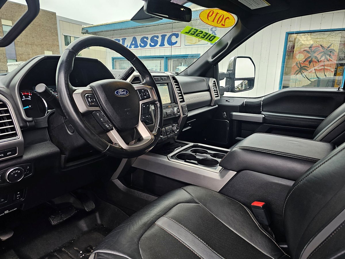2019 FORD F-350 SD PLATINUM ULTIMATE CREW CAB SHORT BED 4WD DIESEL - Photo 22