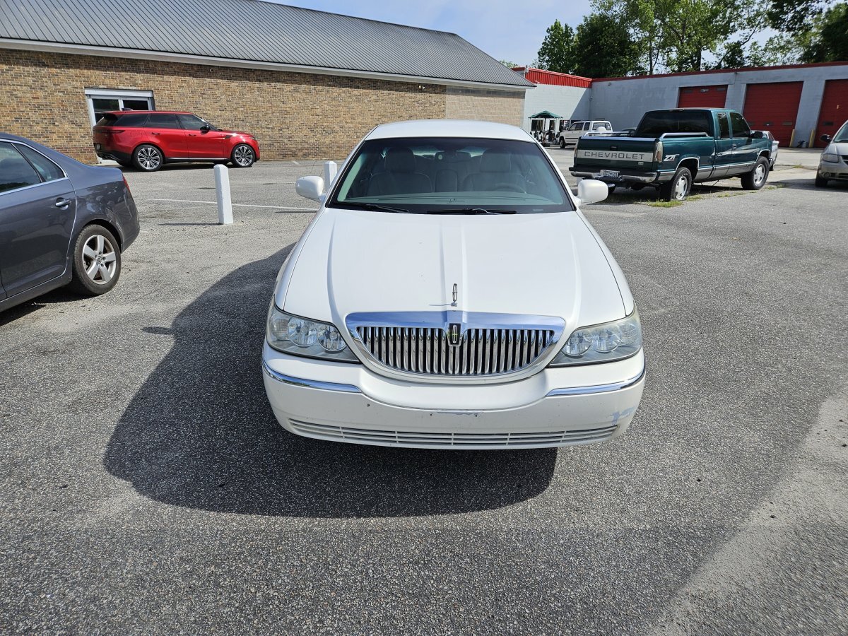 2003 LINCOLN TOWN CAR EXECUTIVE for sale in Georgetown, SC