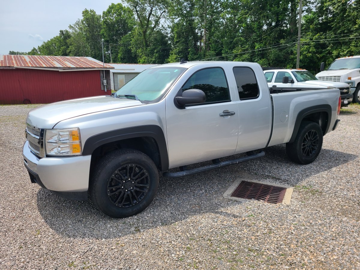 2011 CHEVROLET SILVERADO 1500 LS EXTENDED CAB 4WD for sale in Minford, OH