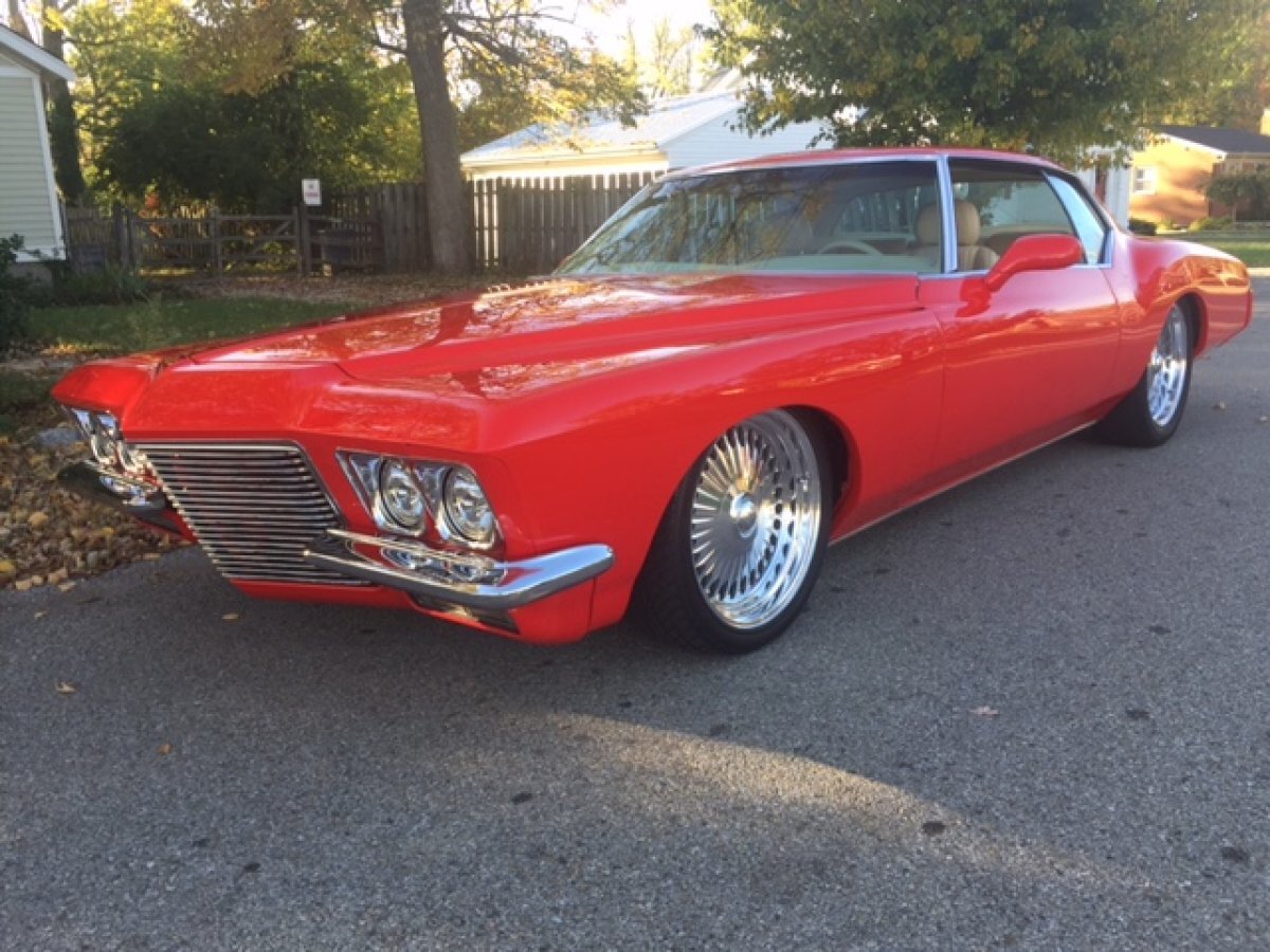 1971 BUICK RIVIERA DUAL QUAD, LEATHER, CUSTOM SHOW CAR in Milford, OH