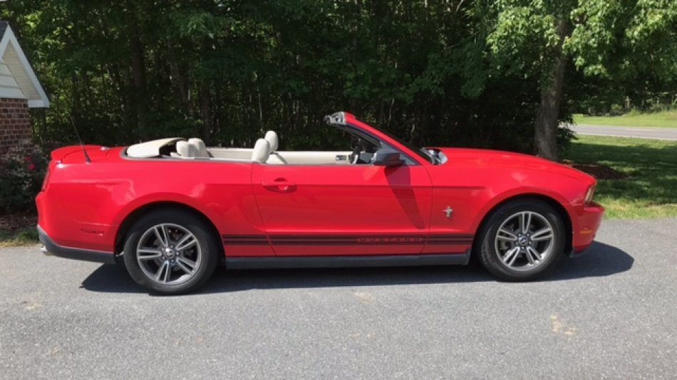 2010 FORD MUSTANG CONVERTIBLE CONVERTIBLE 4.0 ENGINE 5 SPEED TRANSMISSION in Milford, OH