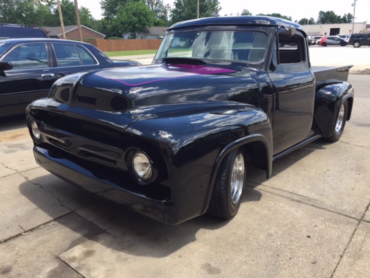 1954 FORD F-100 RESTO MOD in Milford, OH