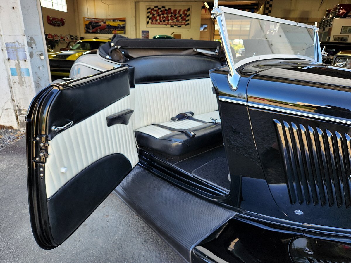 1934 Ford 2 Door Roadster Gibbons Body Replica - Photo 