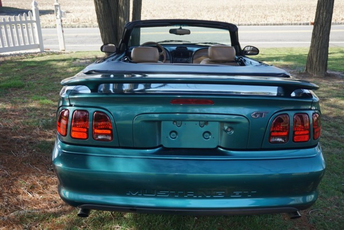 1996 Ford MUSTANG GT CONVERTIBLE MAGNIFICENT GARAGE KEPT 35