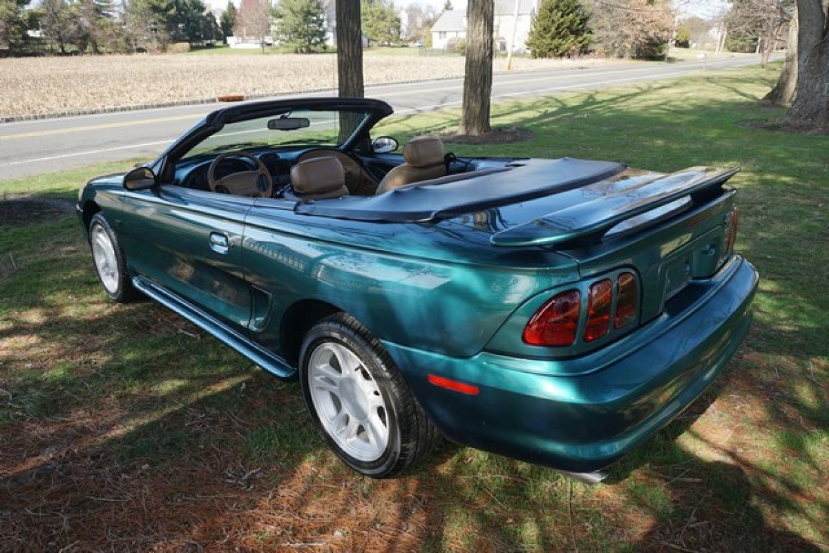 1996 Ford MUSTANG GT CONVERTIBLE MAGNIFICENT GARAGE KEPT 36
