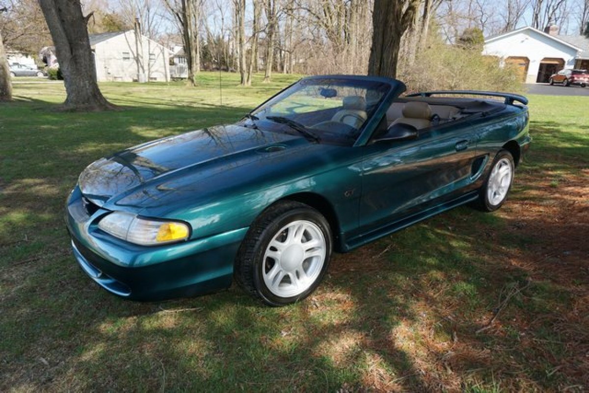 1996 Ford MUSTANG GT CONVERTIBLE MAGNIFICENT GARAGE KEPT 37