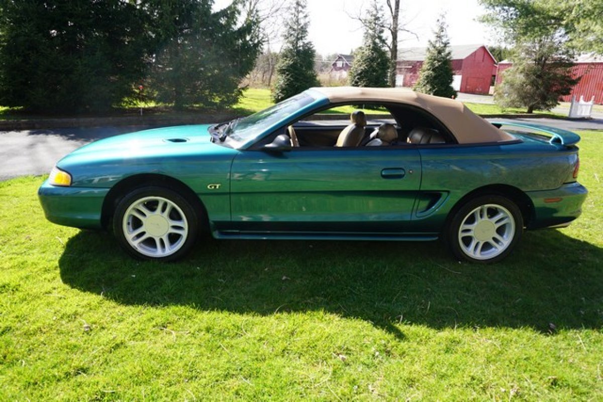 1996 Ford MUSTANG GT CONVERTIBLE MAGNIFICENT GARAGE KEPT 3