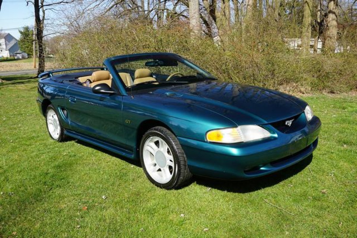 1996 Ford MUSTANG GT CONVERTIBLE MAGNIFICENT GARAGE KEPT 10