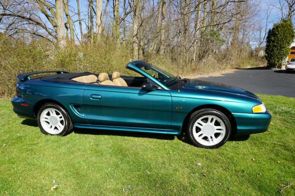 1996 Ford MUSTANG GT CONVERTIBLE MAGNIFICENT GARAGE KEPT 11