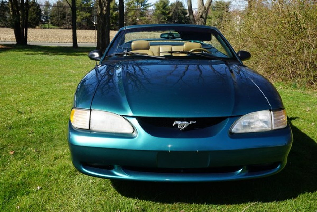 1996 Ford MUSTANG GT CONVERTIBLE MAGNIFICENT GARAGE KEPT 17
