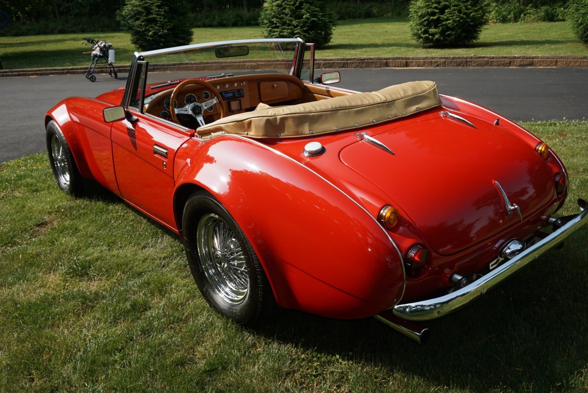 1965 AUSTIN HEALEY SEBRING 5000 REPLICA MODIFIED V8-5 SPEED. COBRA IN DISGUISE WITH TOP&WINDOWS&A/C GEOURGEOUS THRUOUT - Photo 7