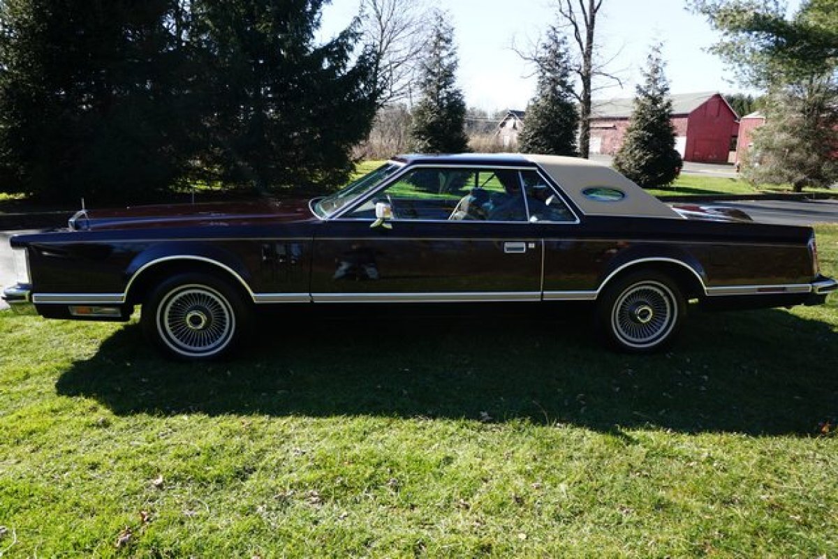 1978 LINCOLN MARK V BILL BLASS EDITION SHOWING 24,210 MILES, FULLY EQUIPED WITH ALL OPTIONS EX DRIVEING CAR - Photo 6