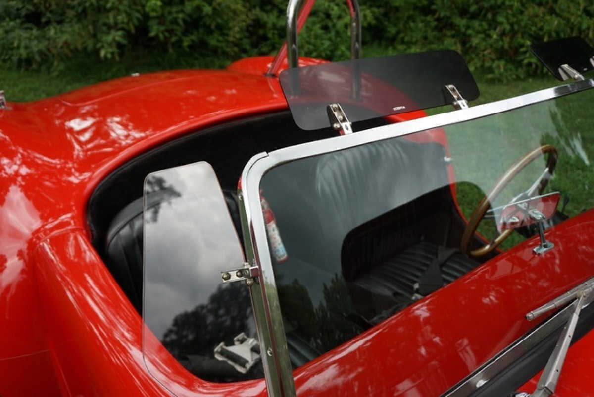 1965 SHELBY COBRA COBRA REPLICA STUNNING APPEARENCE EXHILERATING TO DRIVE LARGE INTERIOR MANY OPTIONS - Photo 32