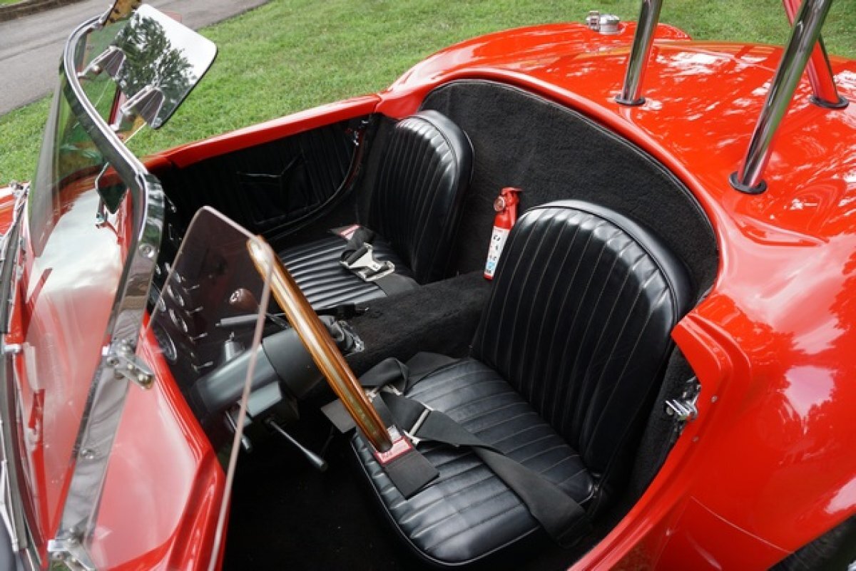 1965 SHELBY COBRA COBRA REPLICA STUNNING APPEARENCE EXHILERATING TO DRIVE LARGE INTERIOR MANY OPTIONS - Photo 35