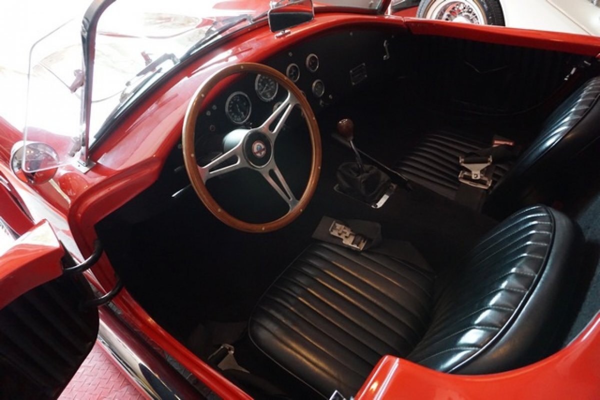 1965 SHELBY COBRA COBRA REPLICA STUNNING APPEARENCE EXHILERATING TO DRIVE LARGE INTERIOR MANY OPTIONS - Photo 37